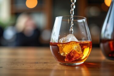 Cortisone et alcool : décryptage des interactions et conséquences sur votre santé